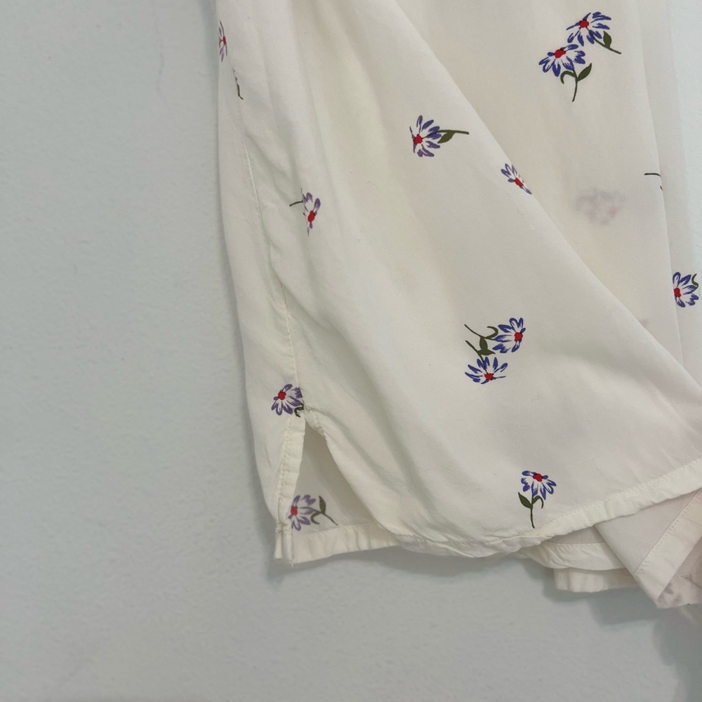 Old Navy Relaxed High-Neck Sleeveless Floral Tank - Picture 3 of 9